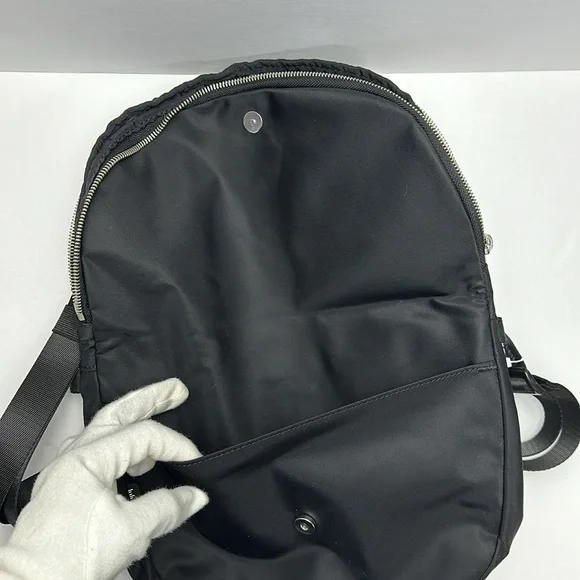 NWOT Lululemon All night Bag Black - Picture 15 of 17